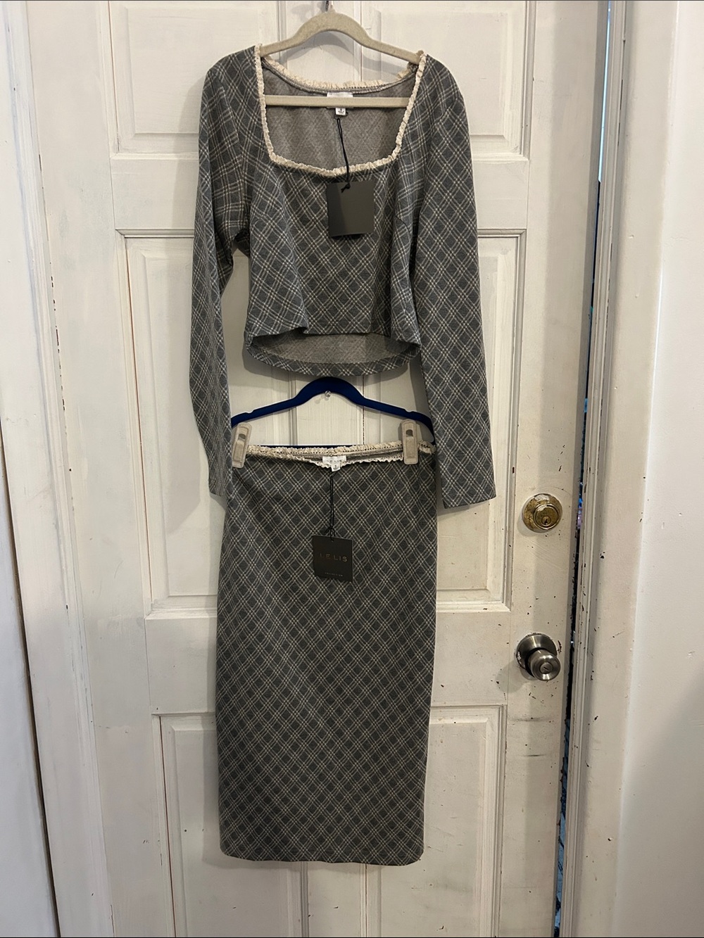 NWT Le Lis Gray Plaid Skirt with Cream Lace Trim size small
